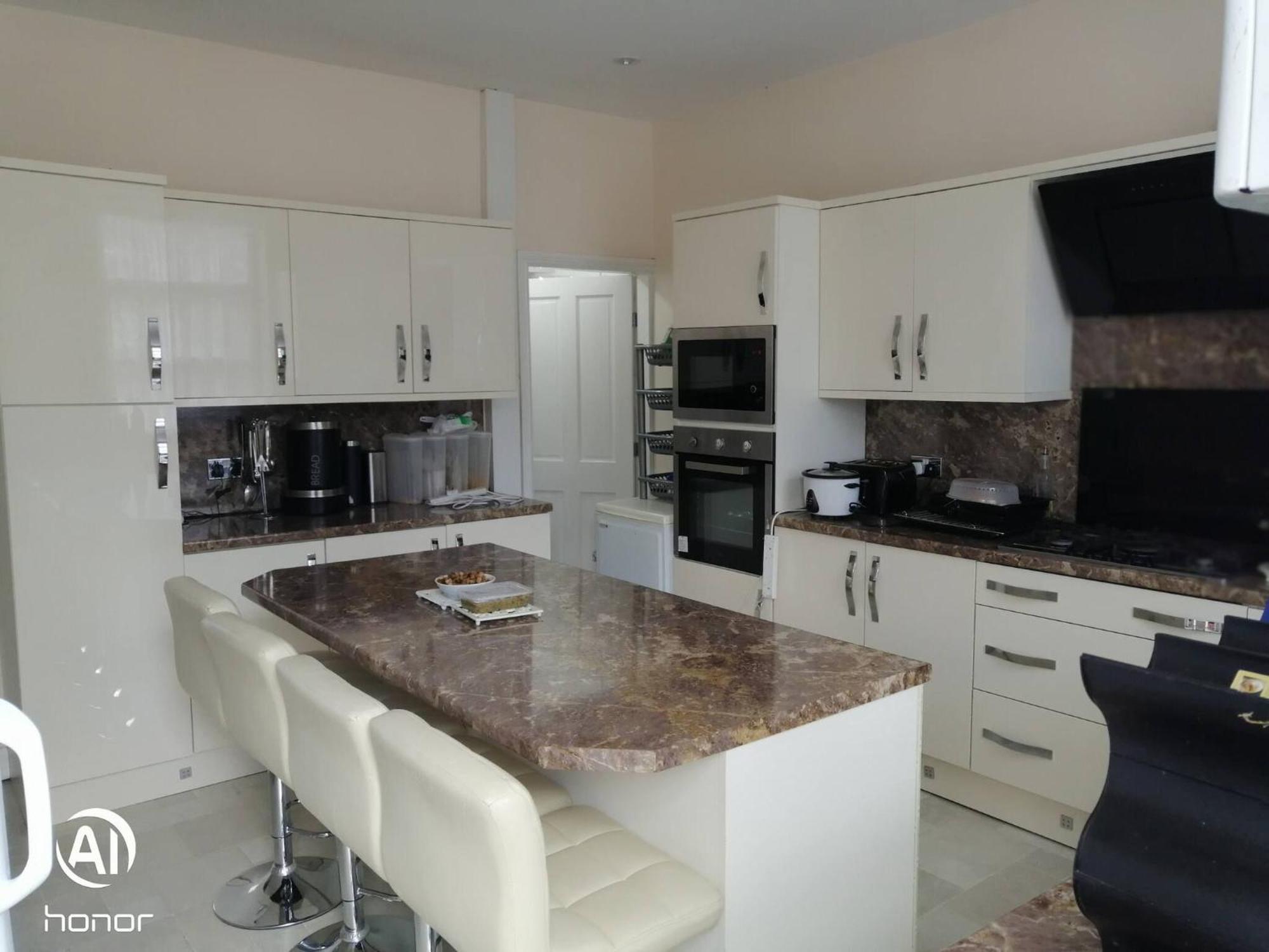 Guest house In House - 44 Balfour Street Bd4 7jt East Bowling Bradford West Yorkshire England K