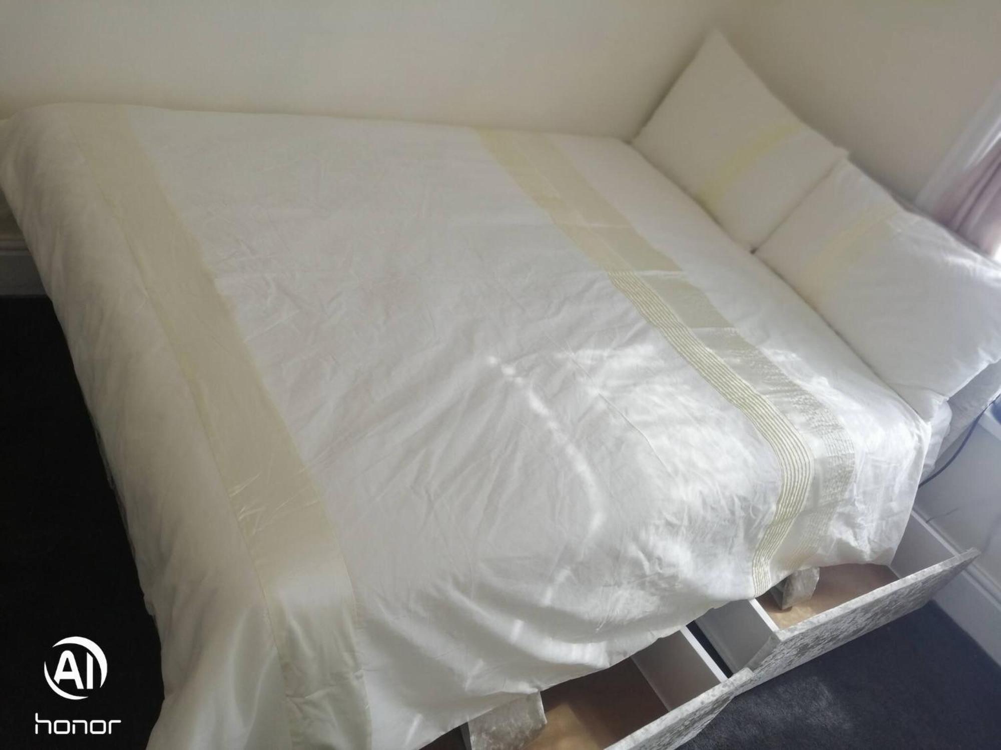 In House - 44 Balfour Street Bd4 7jt East Bowling Bradford West Yorkshire England K
